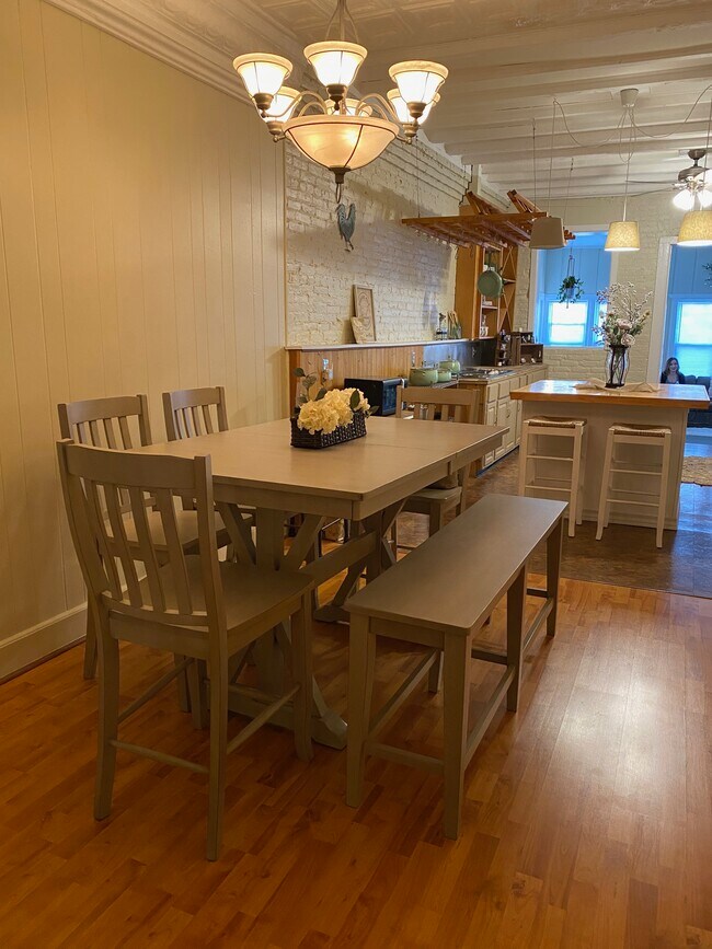 Photo - 108 S Main St Unit 2