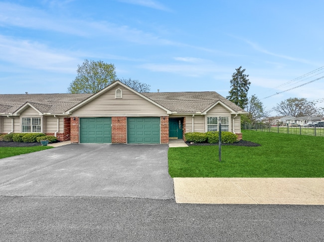Building Photo - Beautiful 2 Beds 2 Baths Villa w/ Sunroom Rental