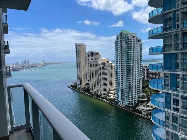 Building Photo - 300 S Biscayne Blvd Unit T-2804 Rental