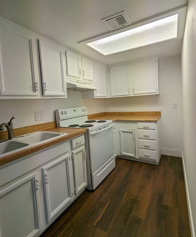 Building Photo - 3220 Figler Ct Unit A