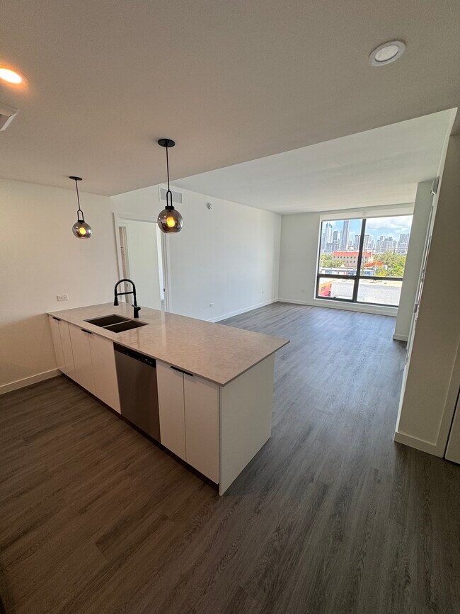 Photo - 144 NW 32nd St Unit B5