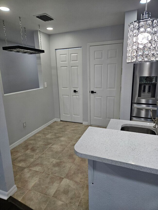 Photo - Stunning Fully Renovated Townhouse for rent in Land O' Lakes – Your Dream Home Awaits!