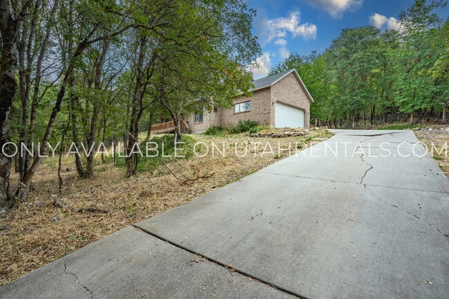 Photo - 950 S Settlement Dr