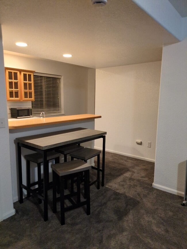 Photo - 1695 Cherry St