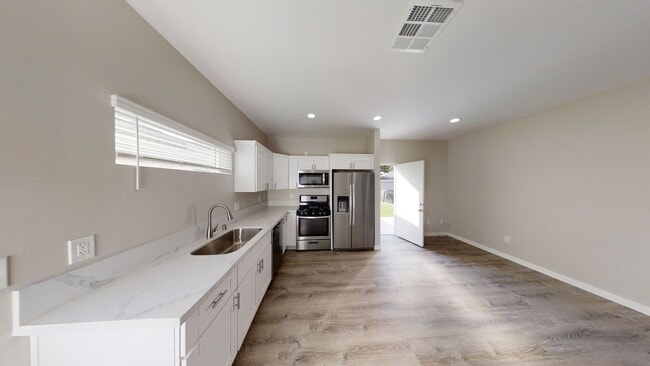 4BD/2BA, Great Yard Space! - 4BD/2BA, Great Yard Space!