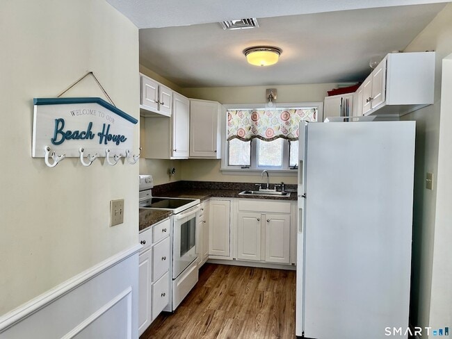 Photo - 51 Billow Rd