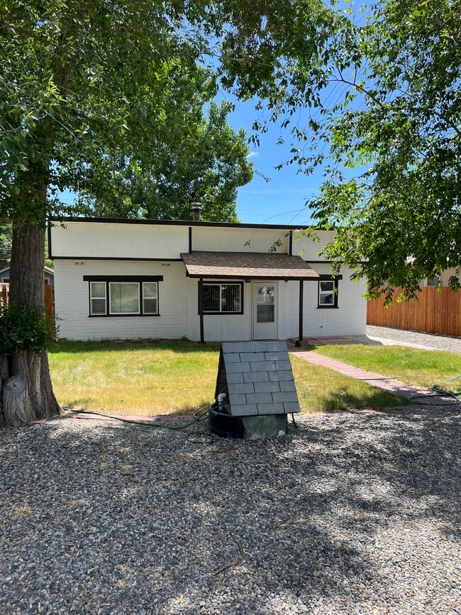 Building Photo - 1674 Laveta St