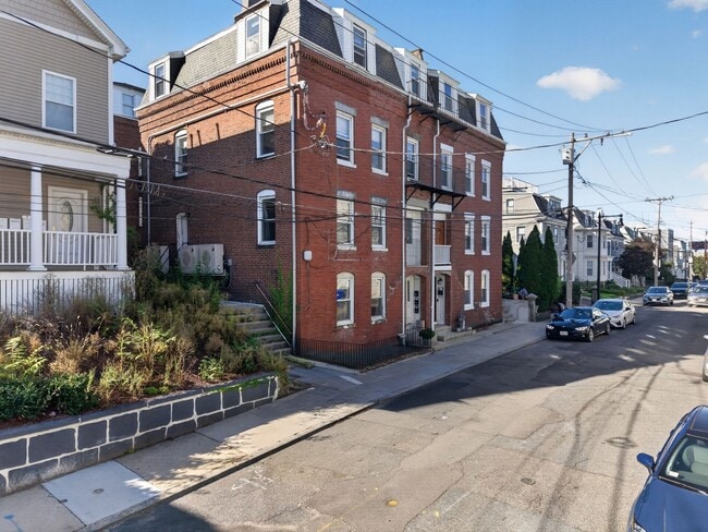 21 Parker St