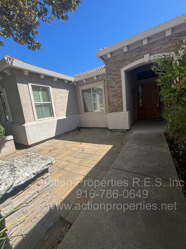 1511 Eriswell Dr