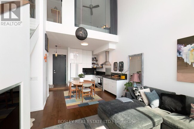 Photo - 160 Baldwin St Unit 614