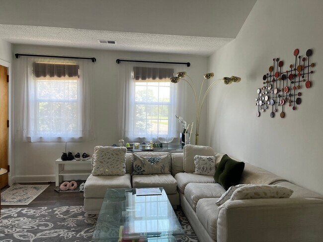 Photo - 2405 Arlington Blvd Unit 201