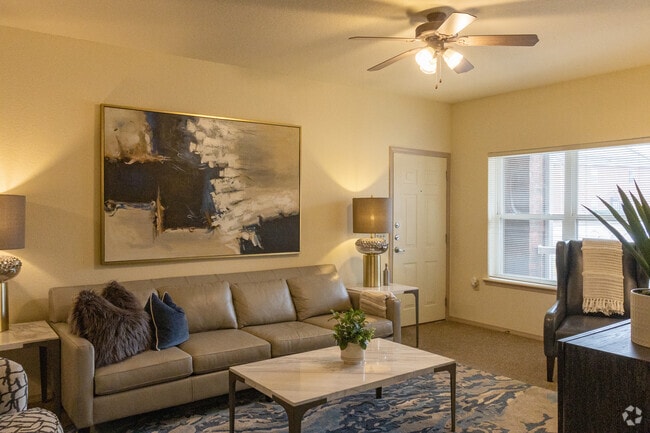 2BR, 2BA - 1093SF