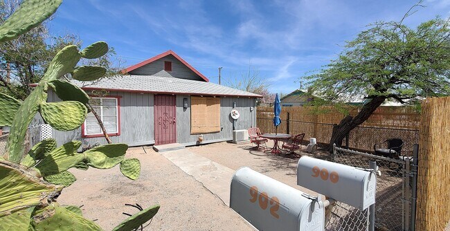 Photo - 900 W Rocalla Ave Unidad 900 Rocalla