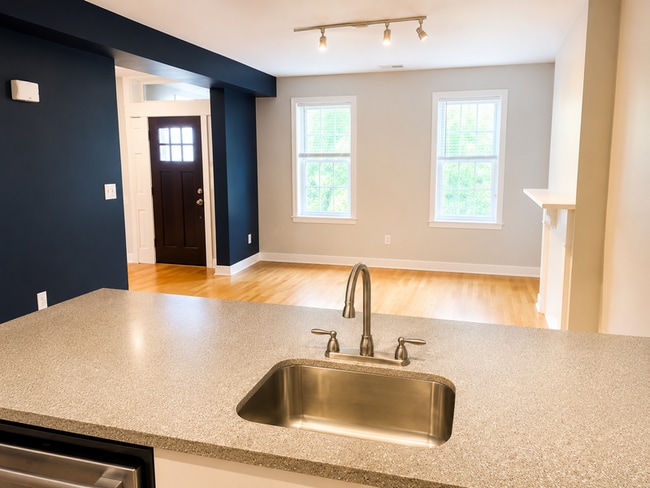 Photo - 115 Morris St
