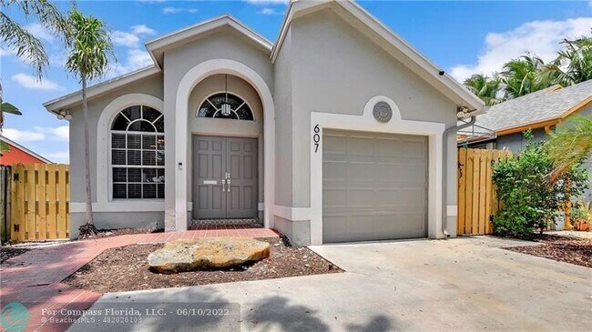 607 SW 15th St