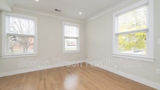 Photo - 2A Rossmore Rd