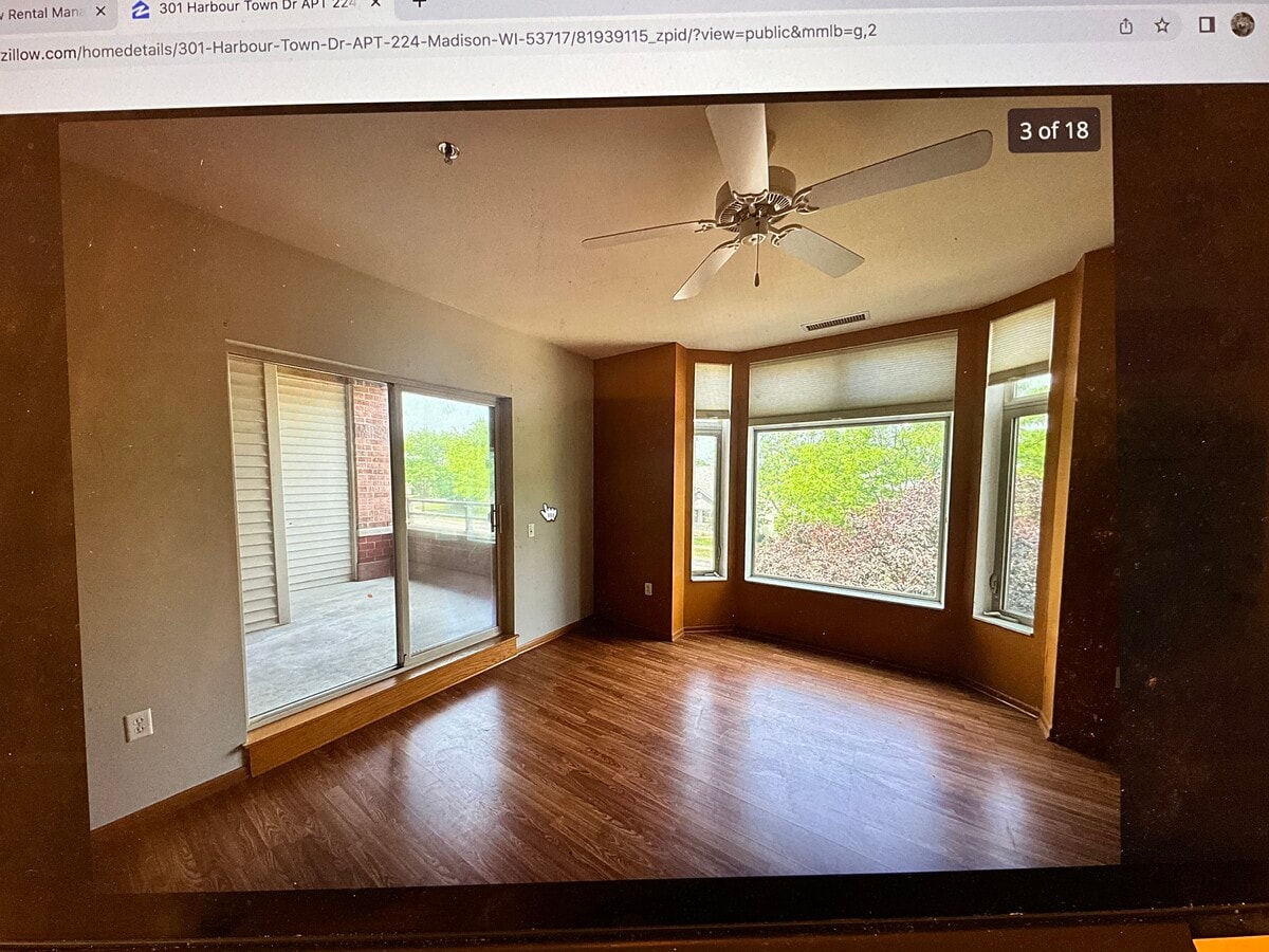 Photo - 301 Harbour Town Dr