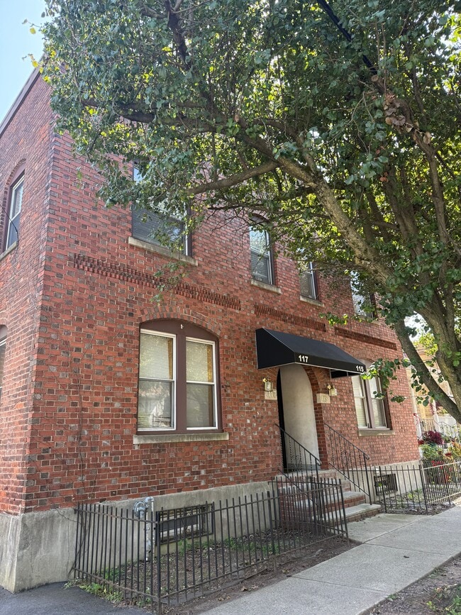 Building Photo - 115 Forest St Unit 2