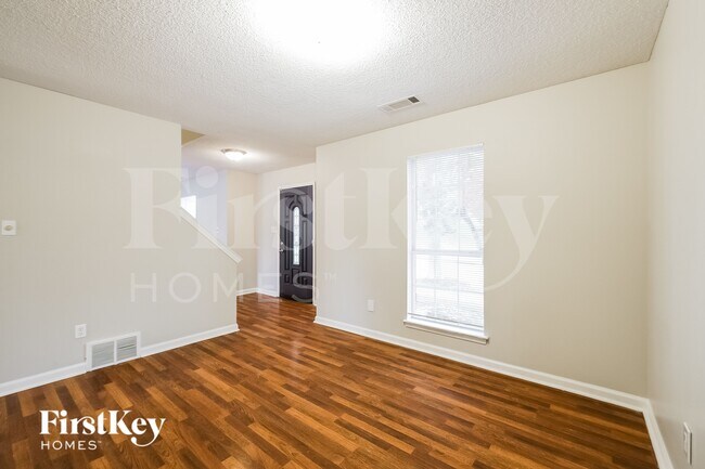 Photo - 70 Center Oak Dr