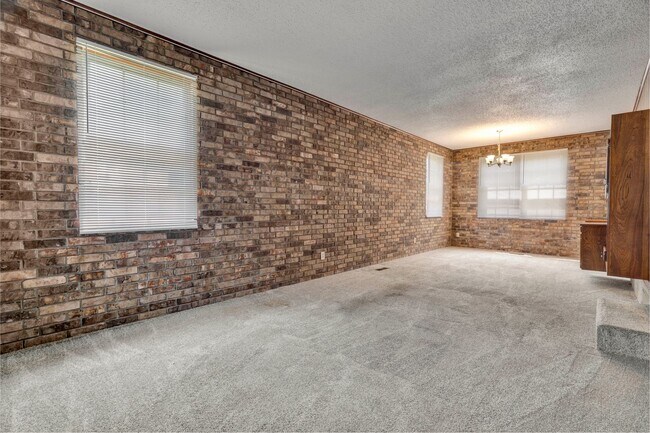 Photo - 1660 Palmer Pl