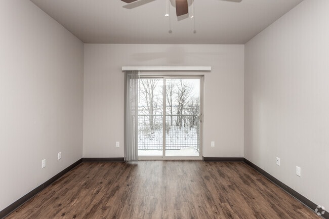 1BR, 1BA - 654 SF