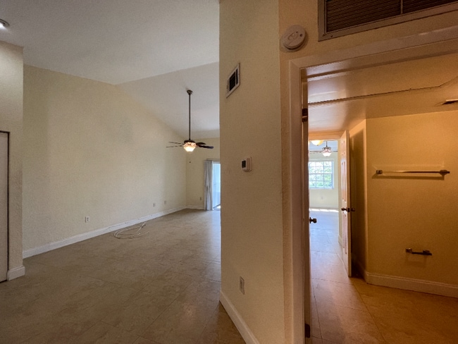 Building Photo - 2803 N Oakland Forest Dr Rental