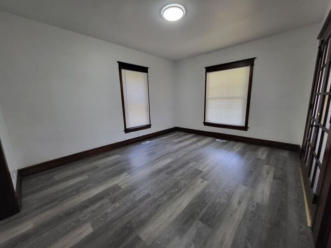 Photo - 523 W Maple Ave