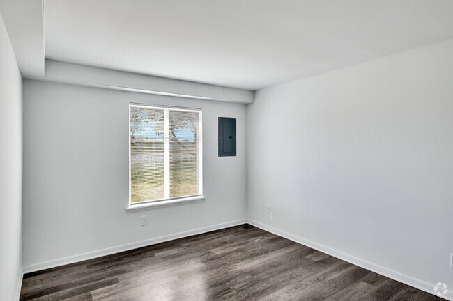Skipjack - 2BR, 1BA -741 SF - Primary Bedroom