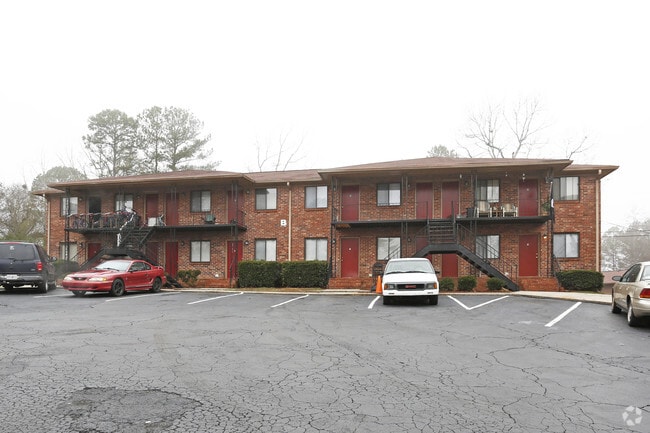 Country Gardens - Country Gardens Apartments
