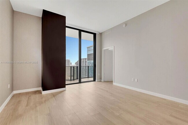 Photo - 45 SW 9th St Unit 4509