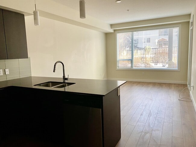Photo - 9907-9991 91 Ave NW