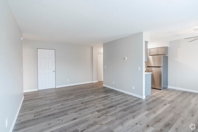 Douglas Drive Terrace - Living 1BR, 1BA - 750SF - Living