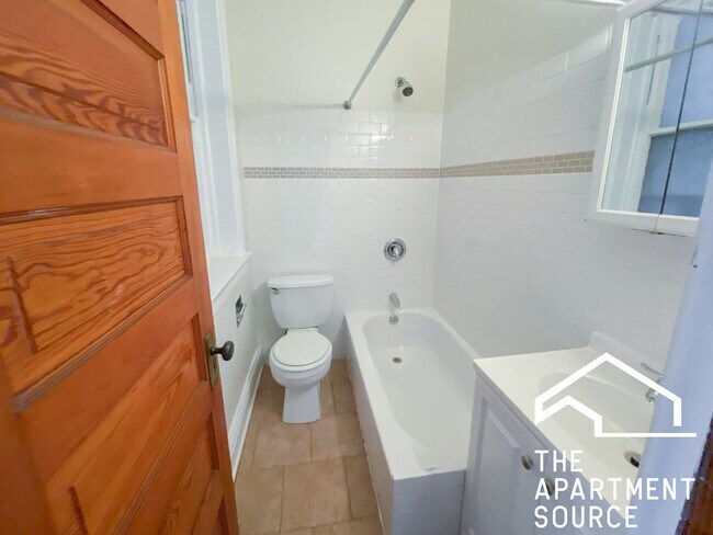 Photo - 3637 N Paulina St Unidad 1