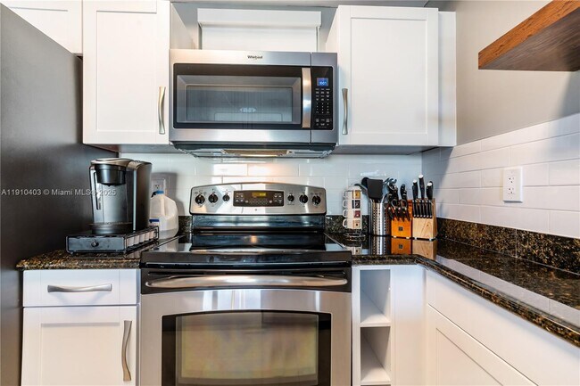 Photo - 7270 SW 88th St Unidad B302