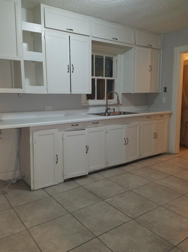 Photo - 221 Leonard Dr