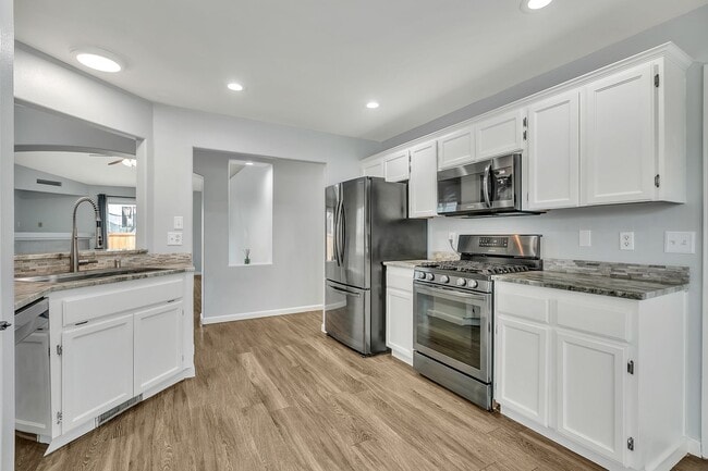 Photo - Amazing Floor Plan in Desirable Spanaway Neighborhood!
