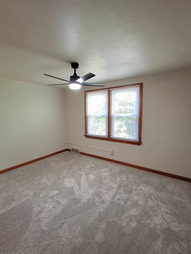 Photo - 1602 Saint Marys Blvd Unit ST MARYS APT 2