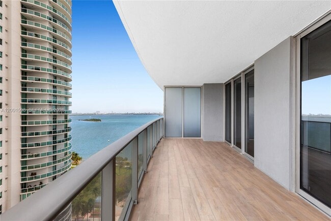 Photo - 488 NE 18th St Unidad 1807