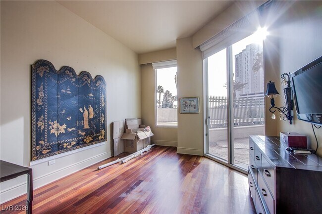 Photo - 2877 Paradise Rd Unit 105