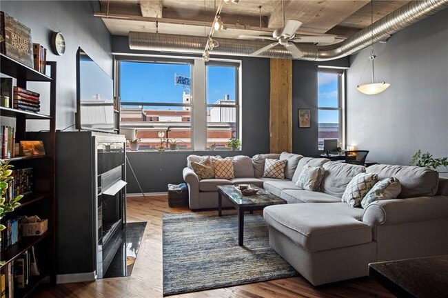 Photo - 2107 Grand Blvd Unidad 603