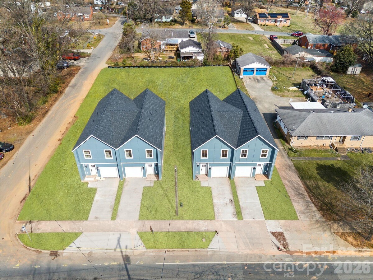 Photo - 337 N Hoskins Rd