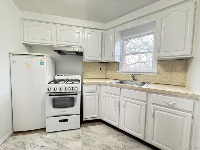 Photo - 157-54-157-20 20th Rd Unit 2 FL