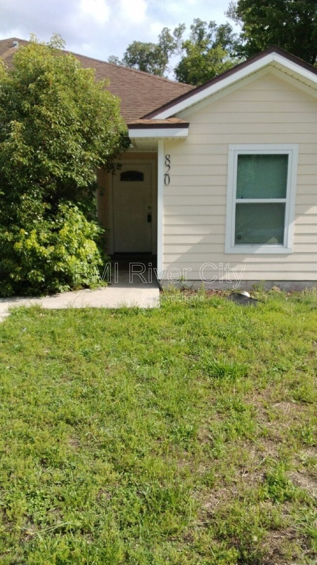 Photo - 820 Filmore Ln