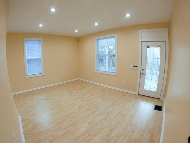 Building Photo - 330 Demain Ave Unit 330 Rental
