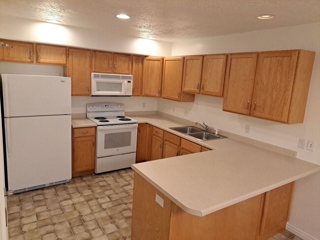 Photo - Fantastic 4bd Townhome in Provo!
