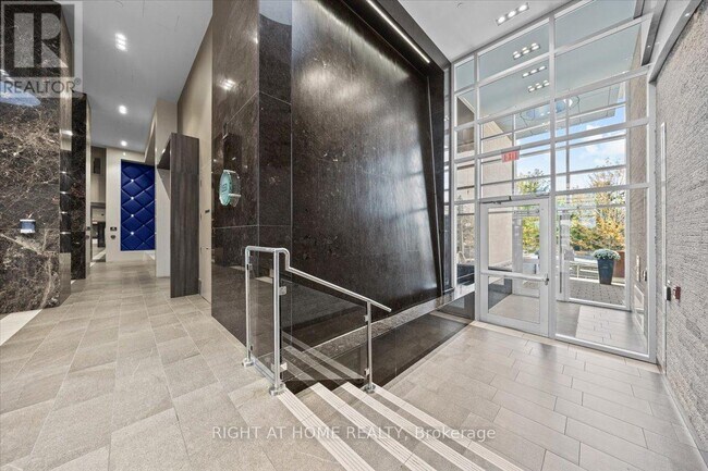 Photo - 1035 Bank St Unit 705