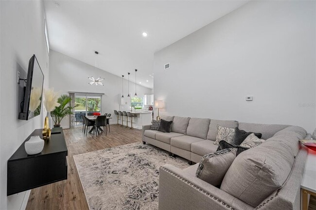 Photo - 3717 E Clifton St