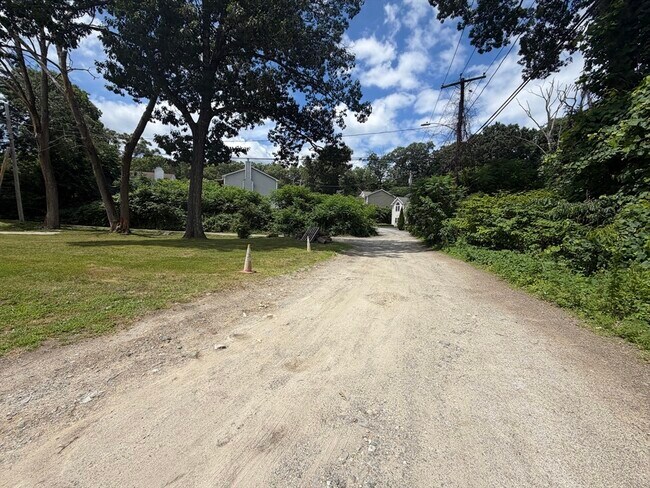 57 Swan Ave Unidad 2