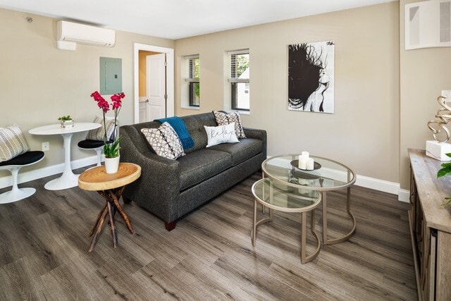 Photo - 100 Broad St