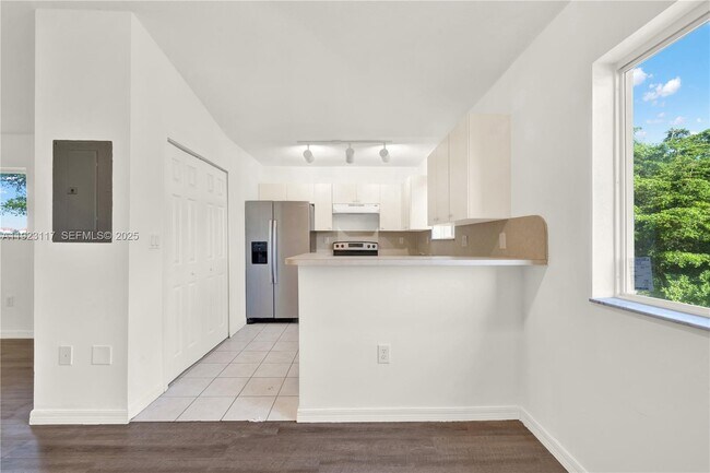 Photo - 3385 NE 10th St Unit 201